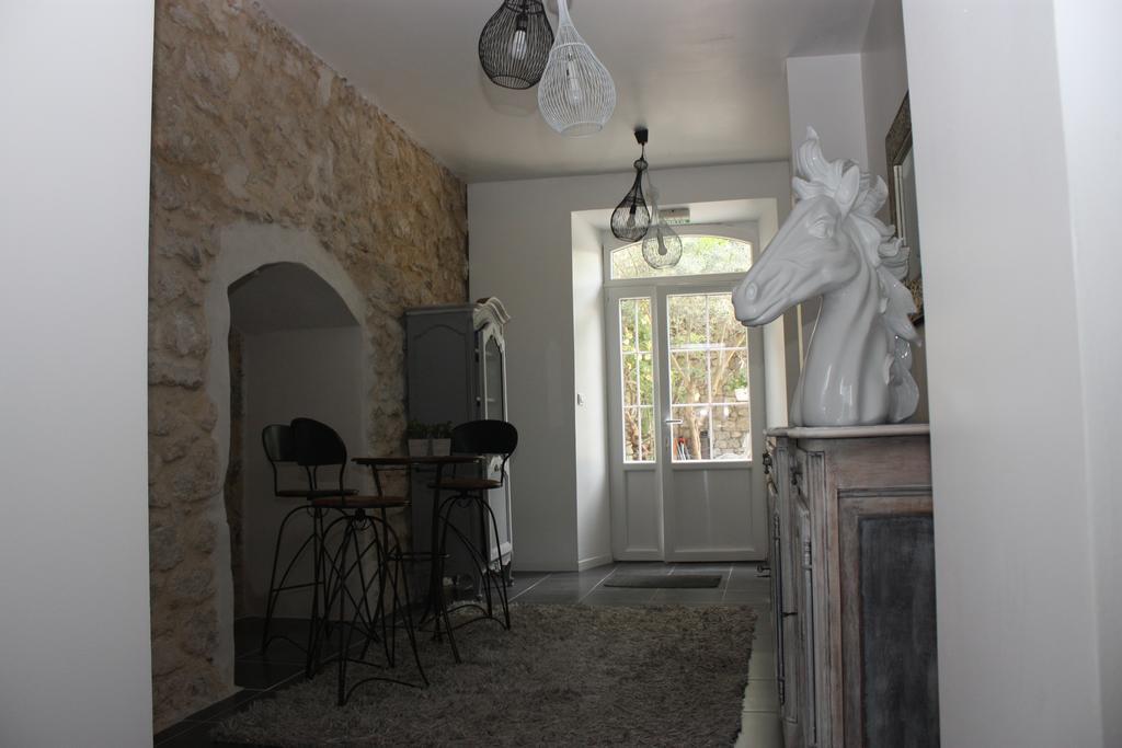 Bastide De La Lezardiere ฟงแต็น-เดอ-โวคลูซ ภายนอก รูปภาพ