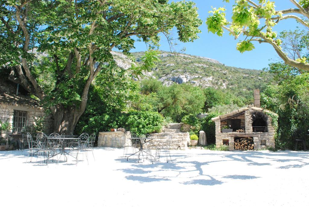 Bastide De La Lezardiere ฟงแต็น-เดอ-โวคลูซ ภายนอก รูปภาพ